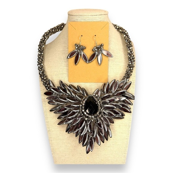 AERAVIDA GLASS BEAD NECKLACE STATEMENT HANDMADE EVENT GOTH FORMAL EVENING BLACK - Picture 1 of 14